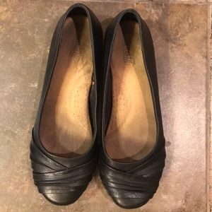 Croft and Barrow Ortholite black flats